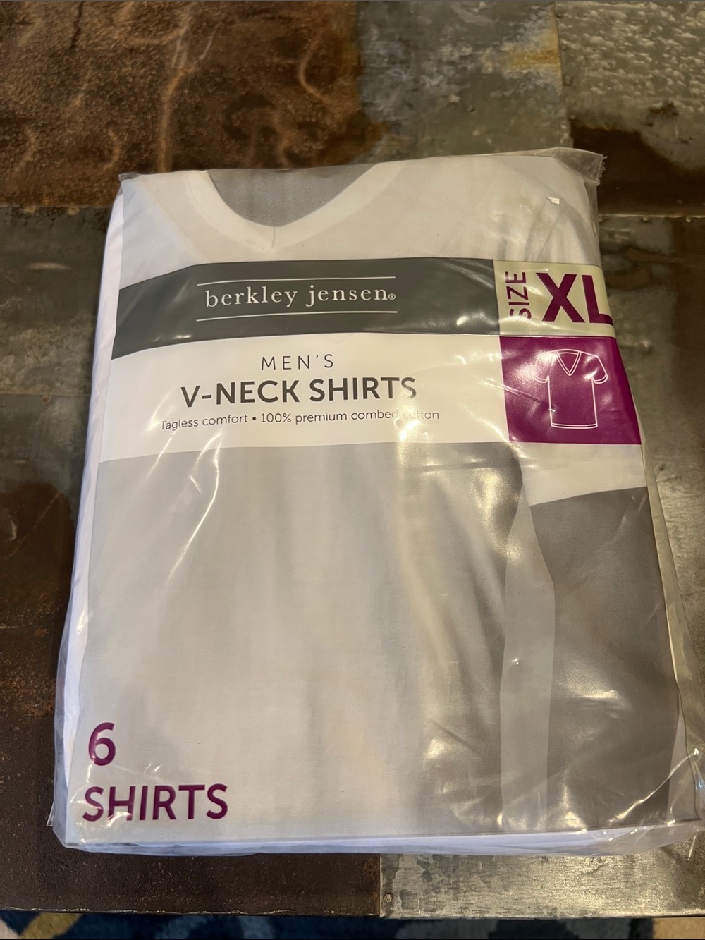 Berkley Jensen Men’s White V-Neck Shirt – XL (6-Pack)